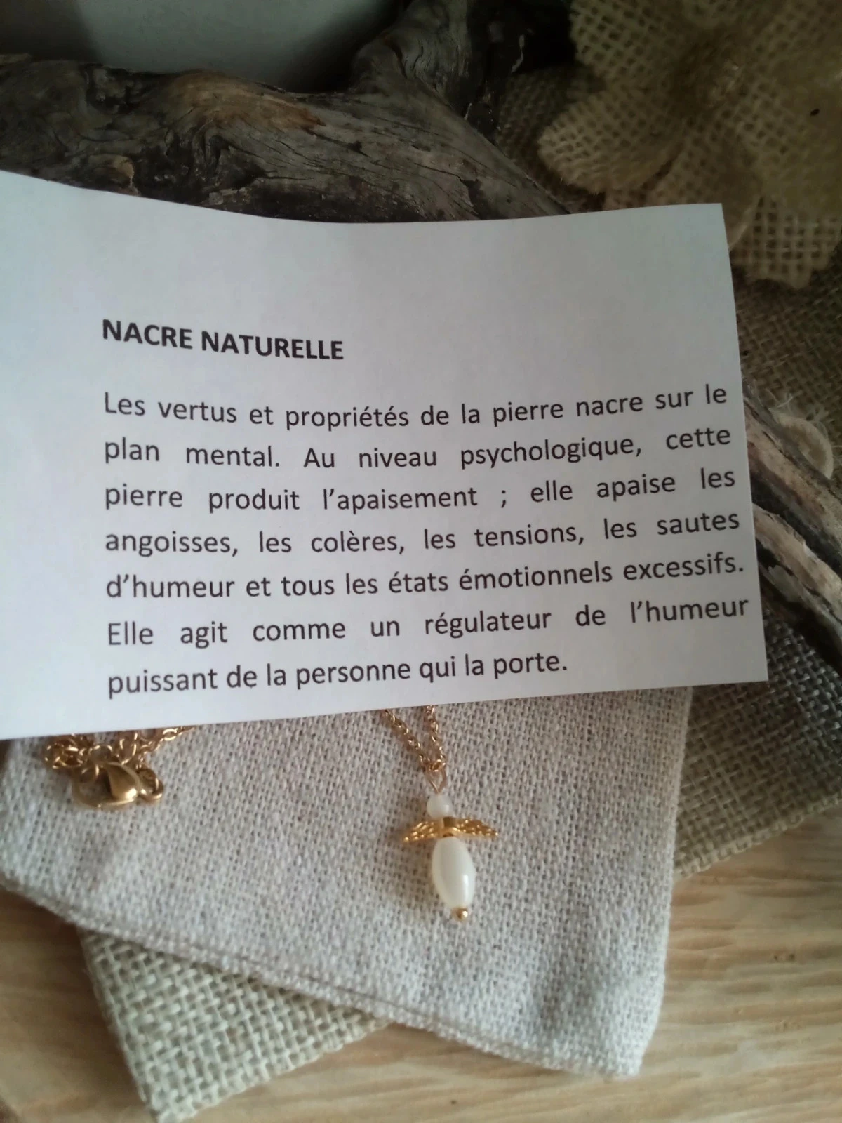 Collar de ángel dorado y blanco en nácar natural + tarjeta – photo 2